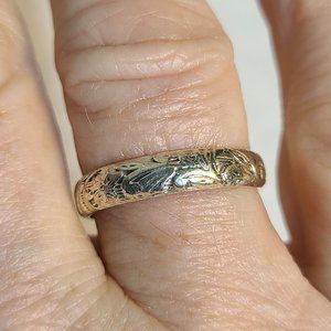 Women's etched silver ring size 8